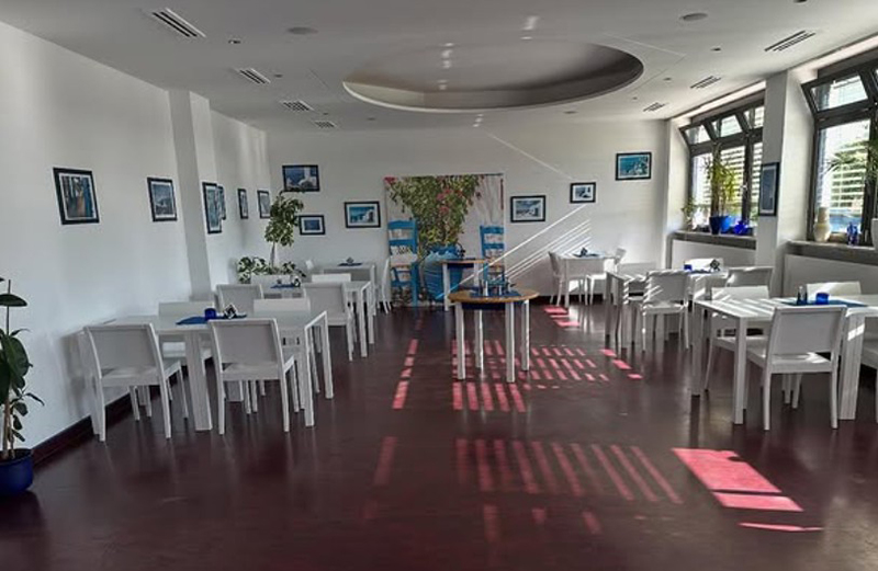 Gastraum der neu eröffneten Taverna Gastraum der neu eröffneten Taverna